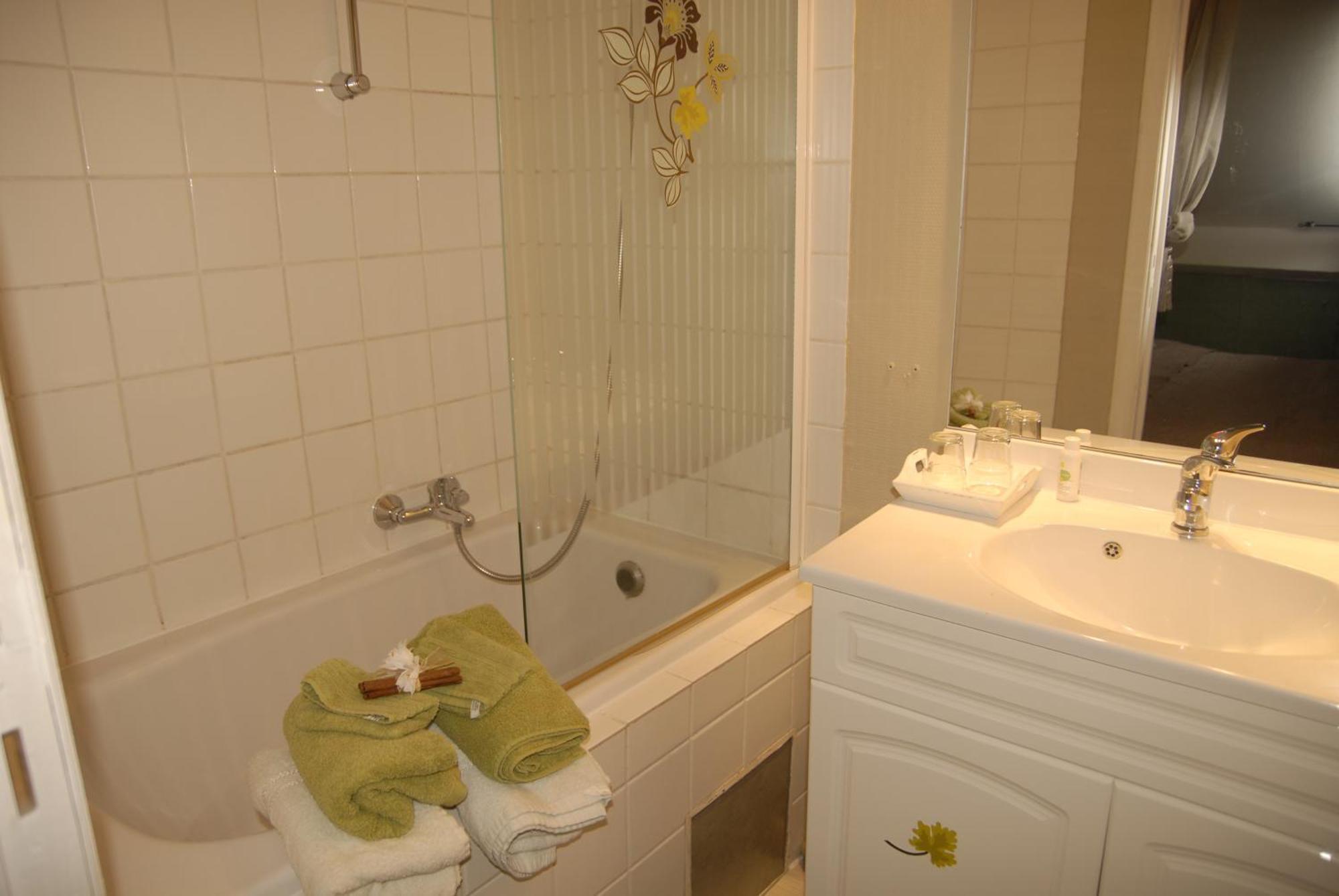 Le Clos Arbore Libramont-Chevigny Quarto foto